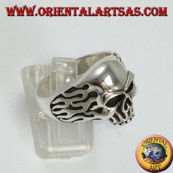 Anillo de plata, Cráneo con fuego