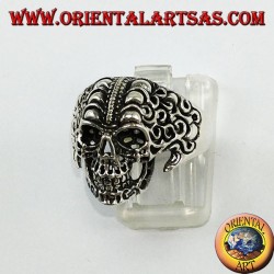 Anillo de plata, cráneo tribal