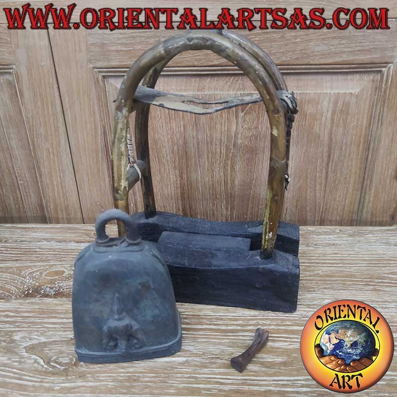 Bronzeglocke Airavata Dreiköpfiger Elefant 3D Hochrelief Karen Burma