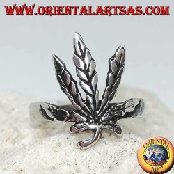 Anillo de plata maciza 925‰ hecho a mano – Hoja de marihuana tallada a mano en alto relieve – Altura 17 mm