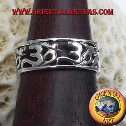 Anello a fascia in argento 925 – Simbolo sacro Om (ॐ) traforato – Larghezza 8 mm – Peso 5 grammi – Gioiello spirituale