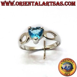 Anillo plata 925 – Corazón topacio azul 5x5 mm – Gotitas caladas laterales – Altura 6 mm – Peso 1,5 gramos
