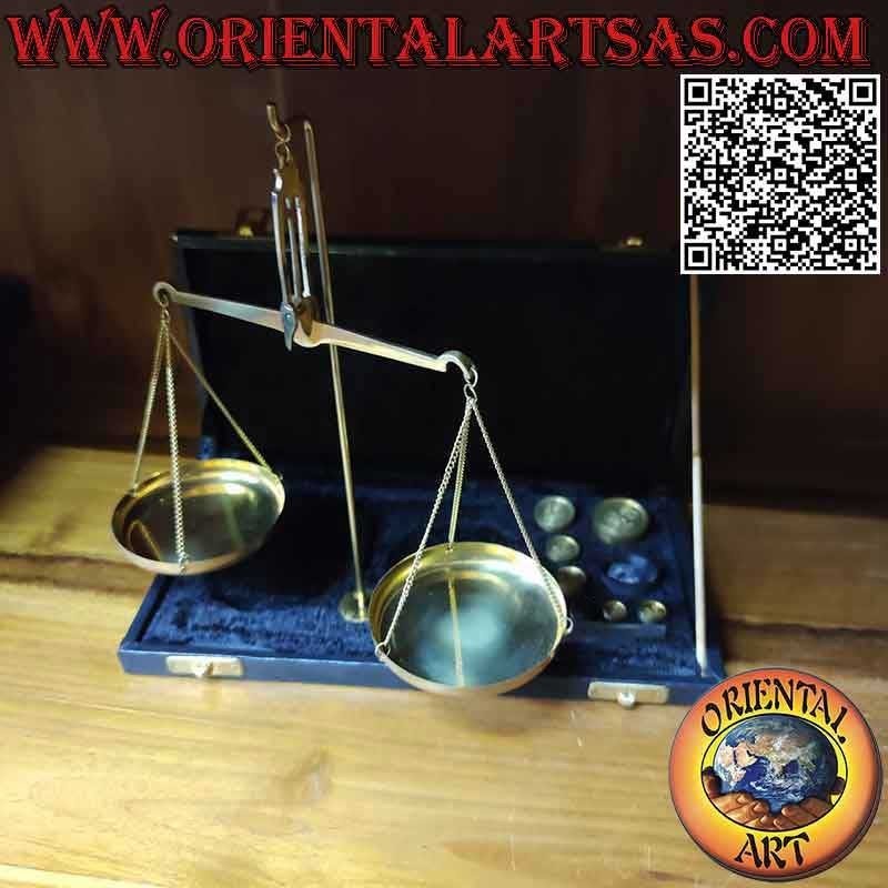 Balance en laiton antique pour bijoux ou apothicaire avec étui et poids