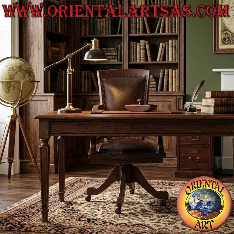Sillón de oficina en madera de teca con asiento tapizado y respaldo tapizado en cuero y ruedas