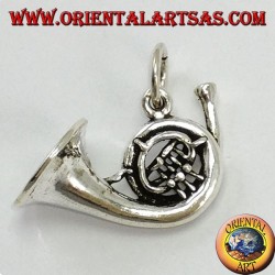 Colgante de plata, Trompeta