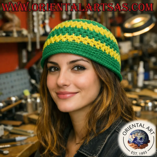 Cappello Kufi etnico fatto a mano all'uncinetto in cotone a righe verdi e gialle