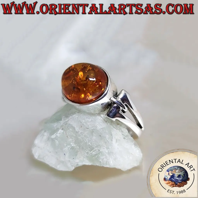 Anello in Argento con Ambra Ovale Orizzontale e Traforo | Oriental Art