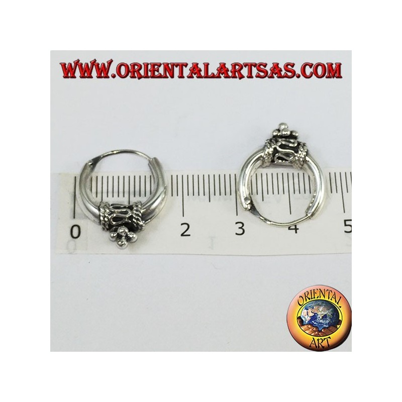 Silver earrings, decorated crescent circle with Ø mm diameter. 17