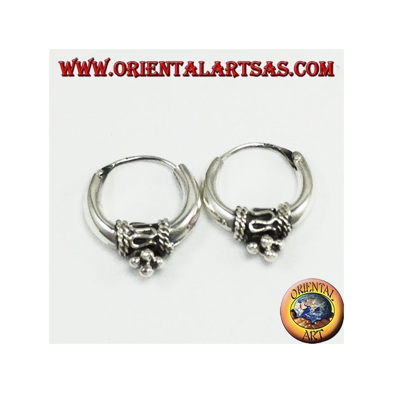 Silver earrings, decorated crescent circle with Ø mm diameter. 17