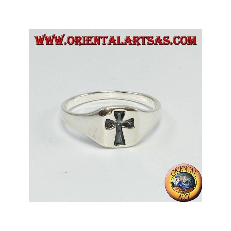 Bague croix gravée