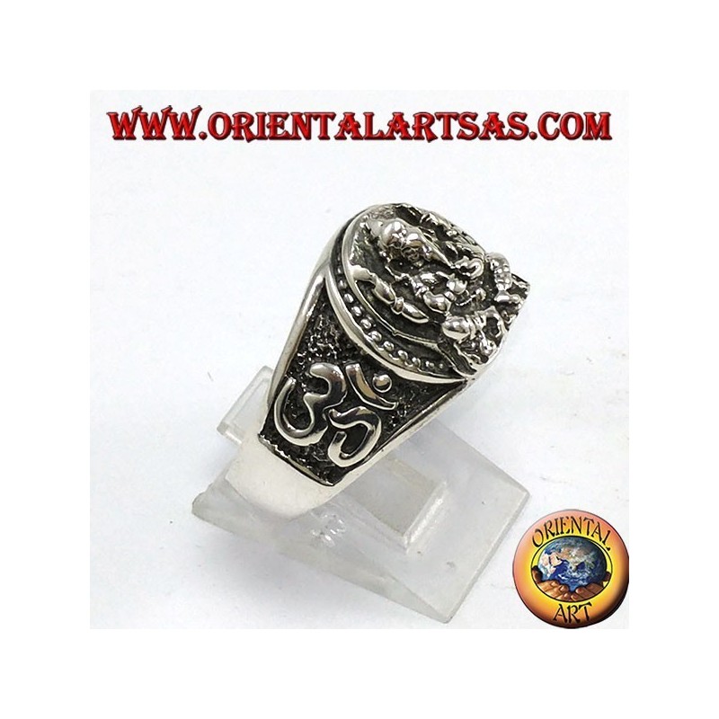Bague en argent avec Ganesha et Oṃ (ॐ)