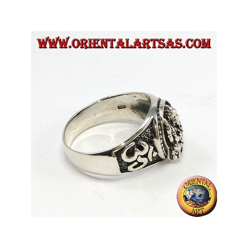 Anello in argento con Ganesha ed Oṃ (ॐ)