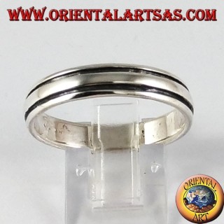 Silver ring, band with lines parallel to the edges