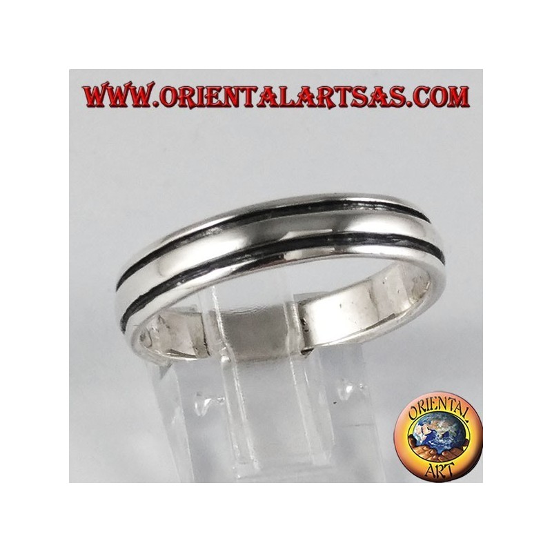 Bague en argent, bande avec des lignes parallèles aux bords