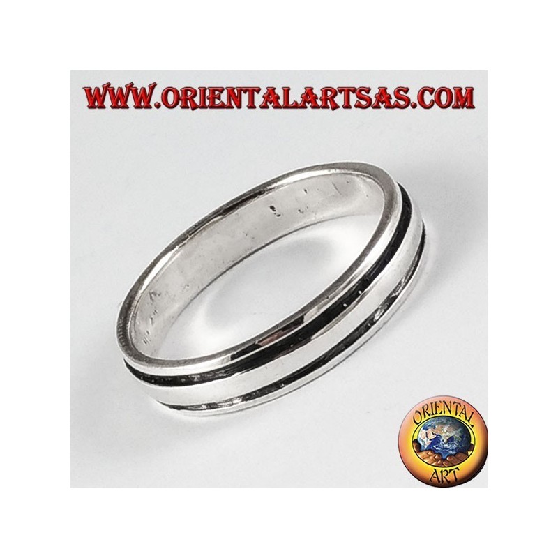 Bague en argent, bande avec des lignes parallèles aux bords
