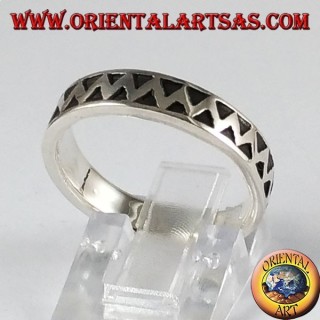 Bague en argent, zig zag sculpté
