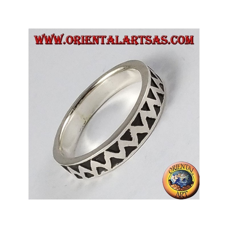 Bague en argent, zig zag sculpté
