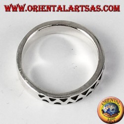 Anillo en plata, zig zag tallado