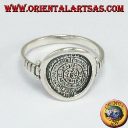 Anillo de plata con el disco de Festo