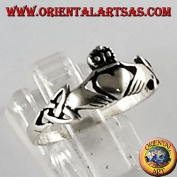 Anello in argento Claddagh simbolo celtico con nodo di tyrone