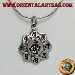 Colgante de plata 925, om en la flor de loto con el símbolo de ocho encapuchados