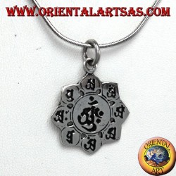 Colgante de plata 925, om en la flor de loto con el símbolo de ocho encapuchados