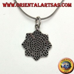Colgante de plata 925, om en la flor de loto con el símbolo de ocho encapuchados