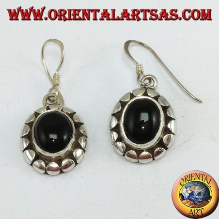 Orecchini d'argento con onice ovale,contornata di sfere sagomate