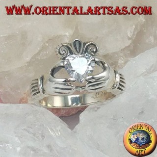 Bague Claddagh avec zircon