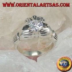 Bague Claddagh avec zircon