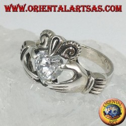Bague Claddagh avec zircon