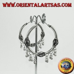 Orecchini in argento cerchio lavorato con pendenti