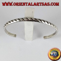 Robustes Silberarmband mit schrägen Gravuren