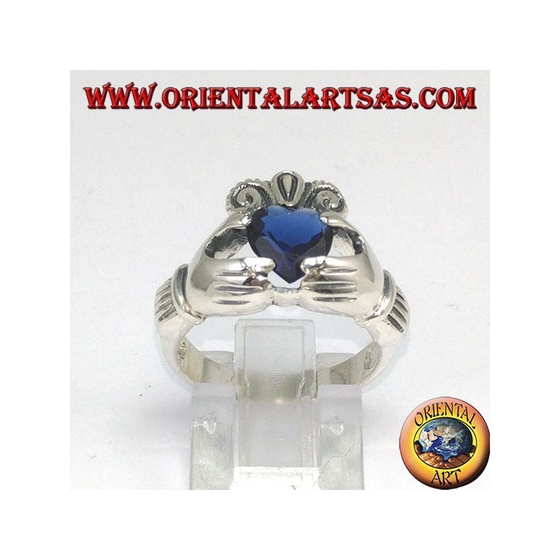 Anillo Claddagh con circonita (color azul zafiro)