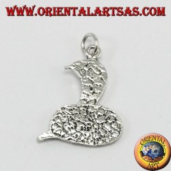 Colgante de plata, cobra saliendo de la lengua