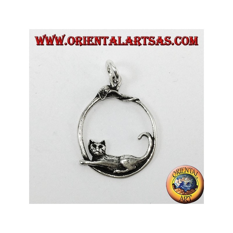 Silver pendant, cat and mouse on the rim