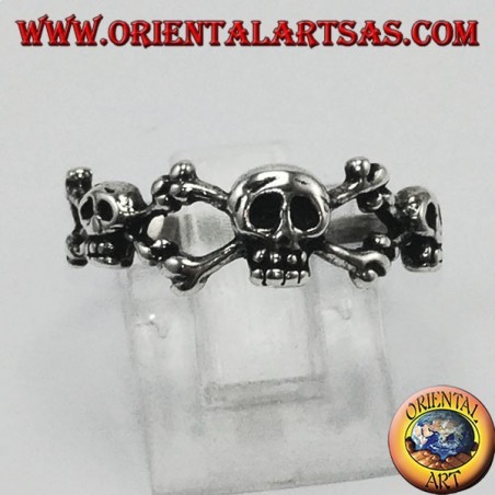 Anello in argento tre teschi con osse