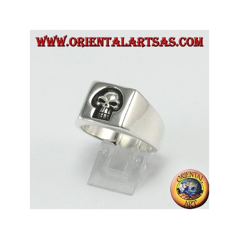 Sello de anillo plateado, cráneo no recubierto