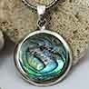 Pendentifs en nacre et paua