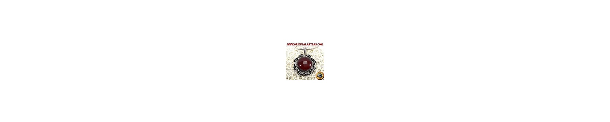 Pendentifs en argent avec agate, cornaline et onyx